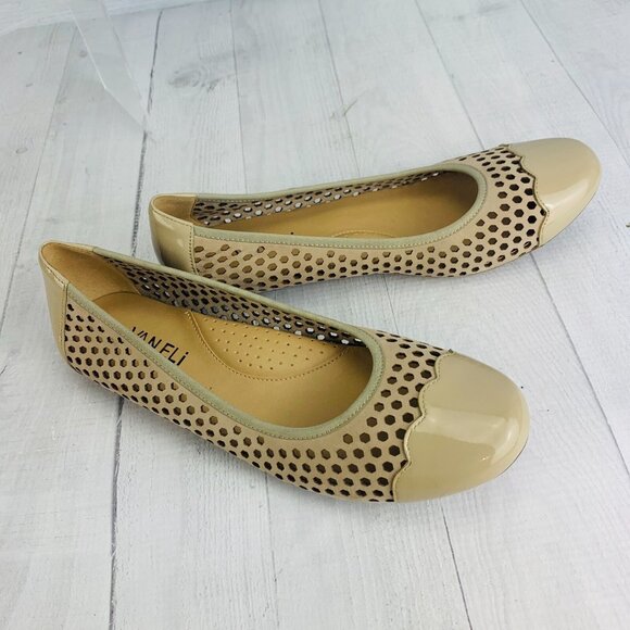 Vaneli Womens Scallop Cap Toe Patent Leather Perforated Beige Ballet Flat Sz 7 M - Picture 5 of 8
